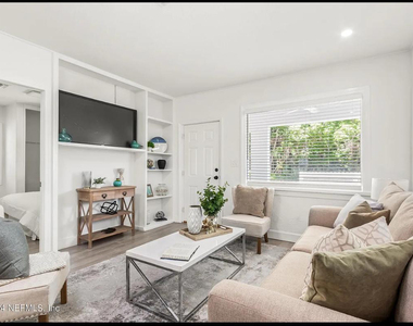 925 S St. John Street - Photo Thumbnail 13