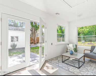 925 S St. John Street - Photo Thumbnail 14