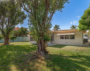 28 Se 8th Avenue - Photo Thumbnail 18