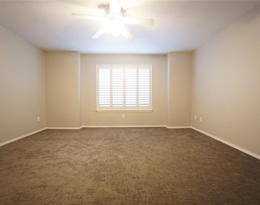 8609 Heather Ridge Drive - Photo Thumbnail 7