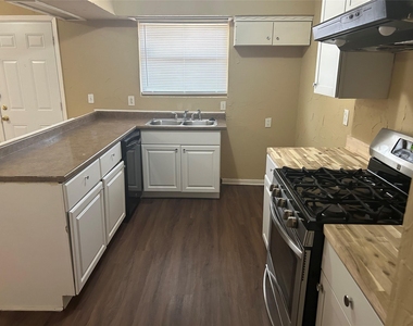 705 Lawson Drive - Photo Thumbnail 3