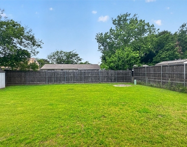 109 N Heights Drive - Photo Thumbnail 17