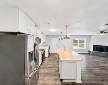 109 N Heights Drive - Photo Thumbnail 7