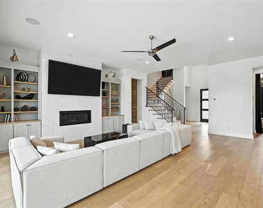 5105 Havana Drive - Photo Thumbnail 4
