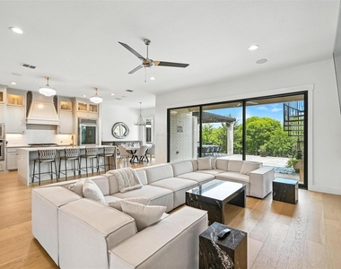 5105 Havana Drive - Photo Thumbnail 6