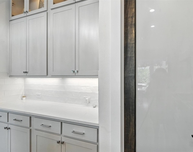 5105 Havana Drive - Photo Thumbnail 12