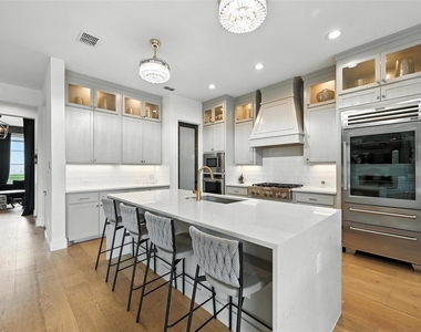 5105 Havana Drive - Photo Thumbnail 8