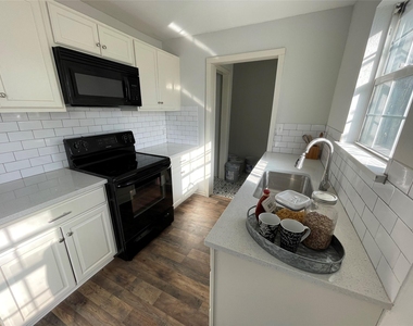 812 Sundance Drive - Photo Thumbnail 2