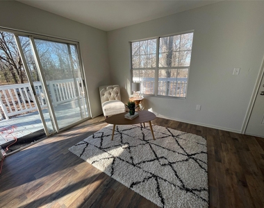 812 Sundance Drive - Photo Thumbnail 5