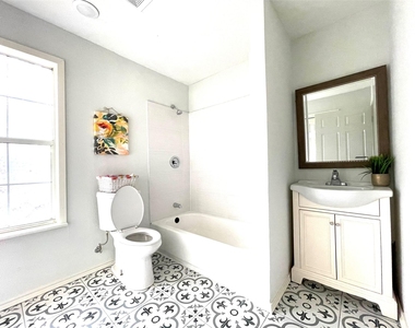 812 Sundance Drive - Photo Thumbnail 7