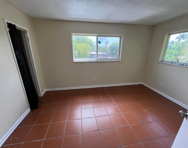 800 Nw 11th Avenue - Photo Thumbnail 11