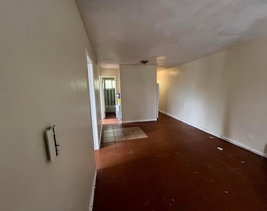 800 Nw 11th Avenue - Photo Thumbnail 9