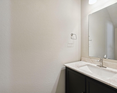 812 Gray Fox Drive - Photo Thumbnail 8