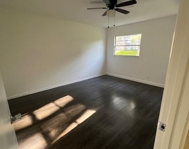 1351 Sw 125th Avenue Sw - Photo Thumbnail 6