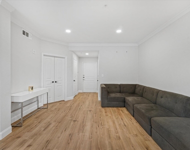 330 Las Colinas Boulevard E - Photo Thumbnail 3