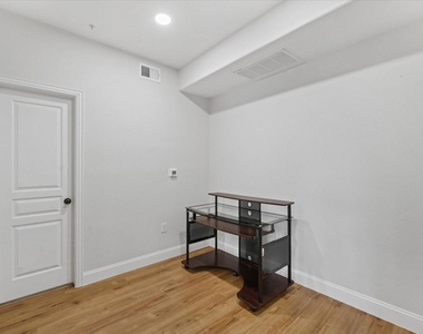330 Las Colinas Boulevard E - Photo Thumbnail 9