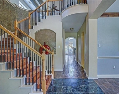 1617 Thompson Drive - Photo Thumbnail 1