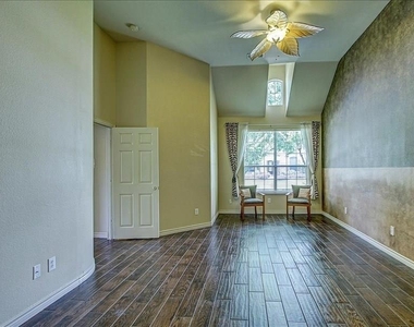 1617 Thompson Drive - Photo Thumbnail 5