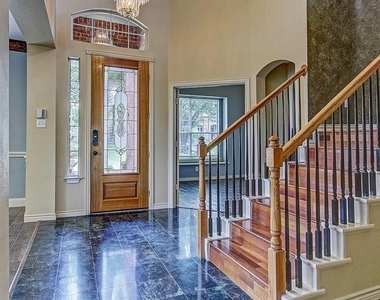 1617 Thompson Drive - Photo Thumbnail 2