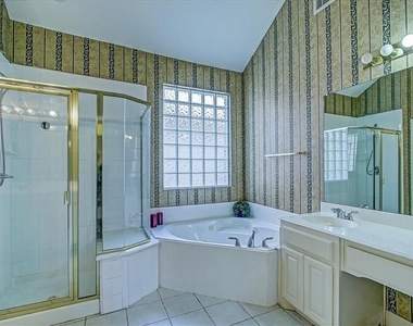 1617 Thompson Drive - Photo Thumbnail 6