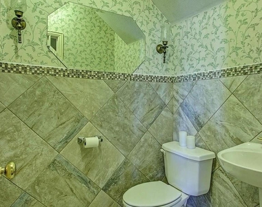1617 Thompson Drive - Photo Thumbnail 9