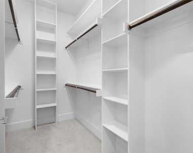 6118 Belmont Avenue - Photo Thumbnail 12
