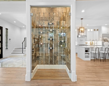 6118 Belmont Avenue - Photo Thumbnail 2