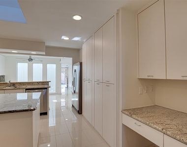 5818 Orchid Lane - Photo Thumbnail 11