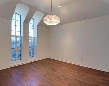 5818 Orchid Lane - Photo Thumbnail 12