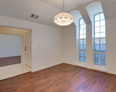 5818 Orchid Lane - Photo Thumbnail 13