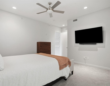 2608 Museum Way - Photo Thumbnail 12