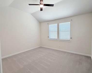 1370 Madison Avenue - Photo Thumbnail 8
