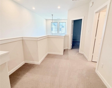 1370 Madison Avenue - Photo Thumbnail 7