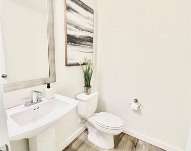 1370 Madison Avenue - Photo Thumbnail 5