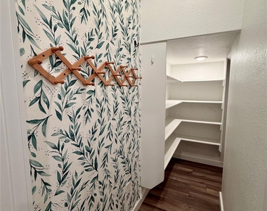 1370 Madison Avenue - Photo Thumbnail 4