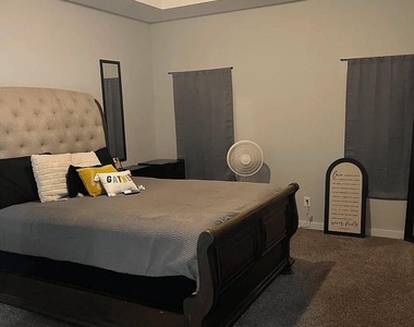 3204 Henderson Street - Photo Thumbnail 11