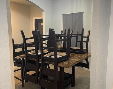 3204 Henderson Street - Photo Thumbnail 14