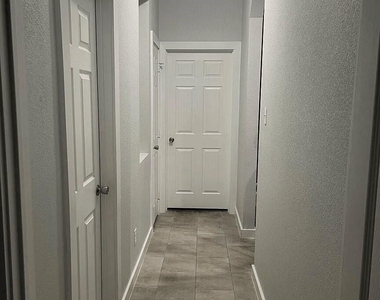 3204 Henderson Street - Photo Thumbnail 13