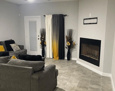 3204 Henderson Street - Photo Thumbnail 2