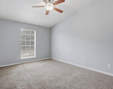 2120 El Paseo Street - Photo Thumbnail 6