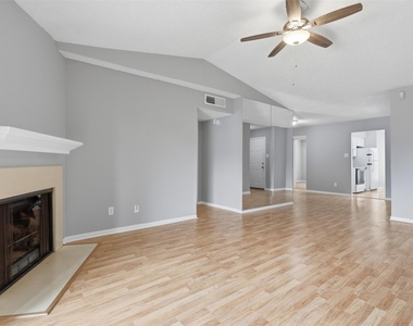 2120 El Paseo Street - Photo Thumbnail 2