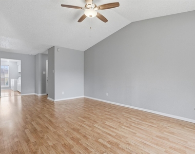 2120 El Paseo Street - Photo Thumbnail 3