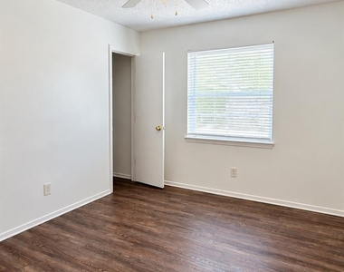 6432 Grasshopper Drive - Photo Thumbnail 11
