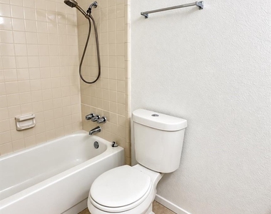 6432 Grasshopper Drive - Photo Thumbnail 10