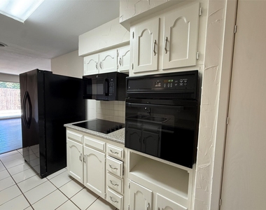 818 Fontana Avenue - Photo Thumbnail 5