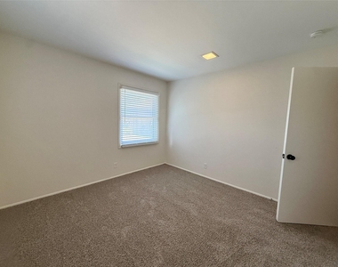 818 Fontana Avenue - Photo Thumbnail 12