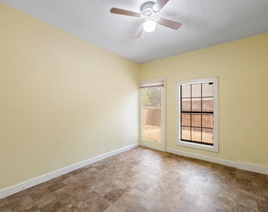7418 Boisenberry Lane - Photo Thumbnail 14