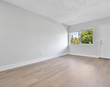 720 Ne 7th Street - Photo Thumbnail 15