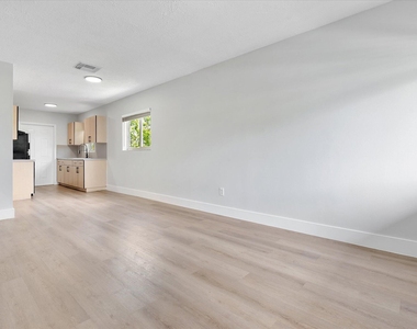 720 Ne 7th Street - Photo Thumbnail 9