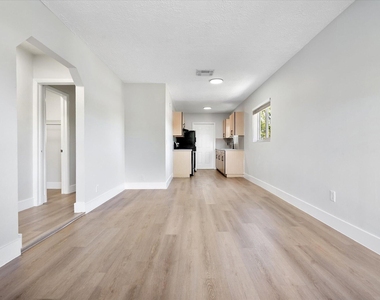 720 Ne 7th Street - Photo Thumbnail 10